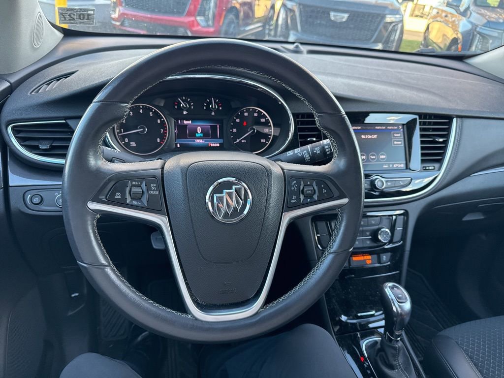 Used 2022 Buick Encore Preferred w/ Safety Package image 32