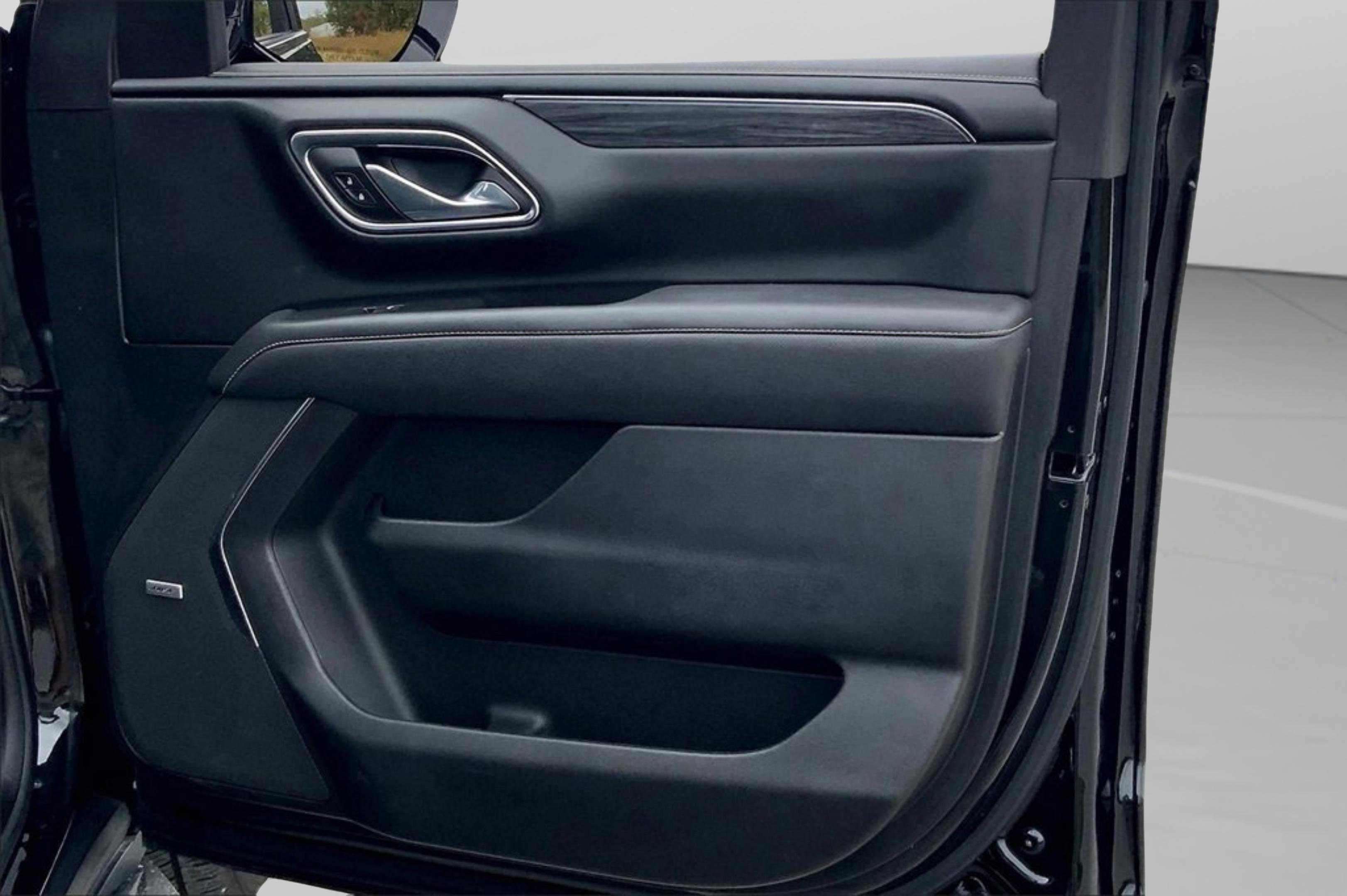 Used 2023 GMC Yukon SLT image 25