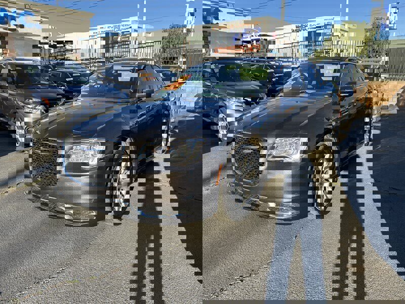 Used 2020 Chrysler 300 Touring image 3