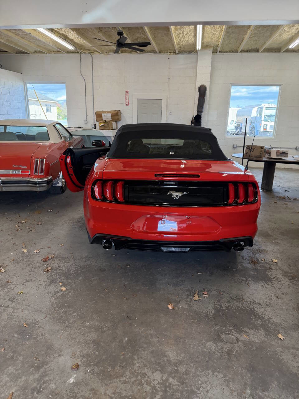 Used 2018 Ford Mustang Convertible RWD image 5