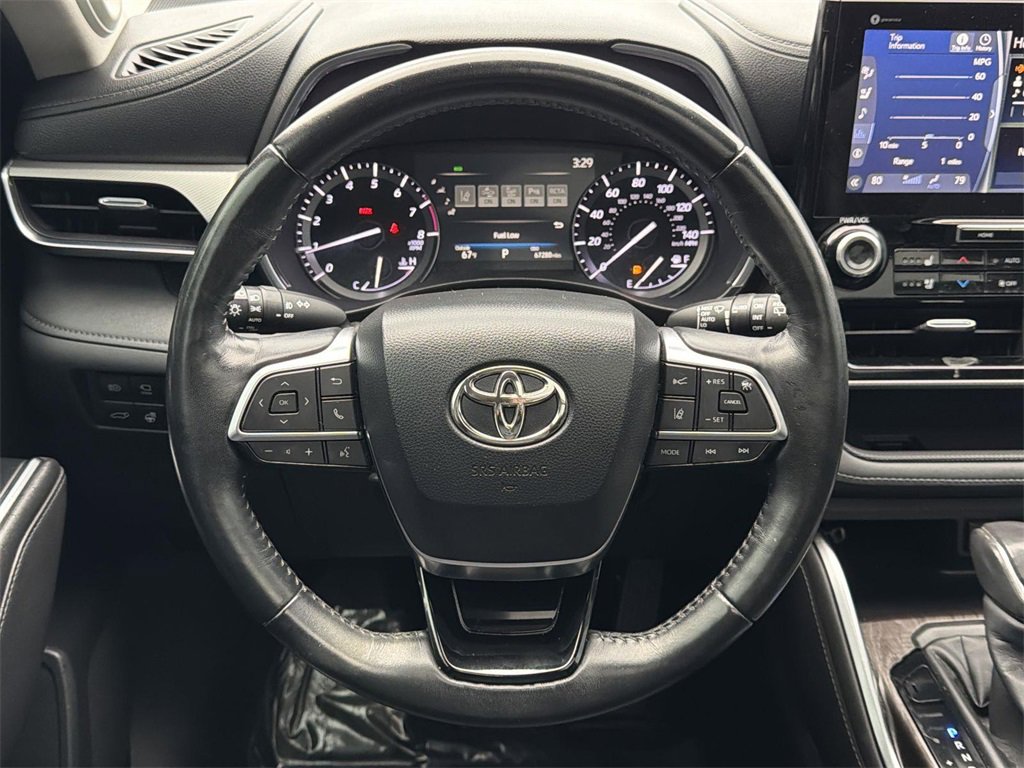 Used 2020 Toyota Highlander Platinum image 8