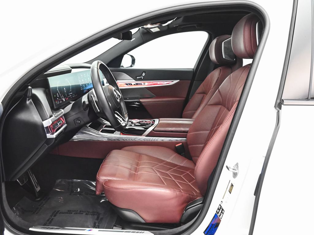Used 2025 BMW 760i xDrive w/ Premium Package AWD/4WD image 34