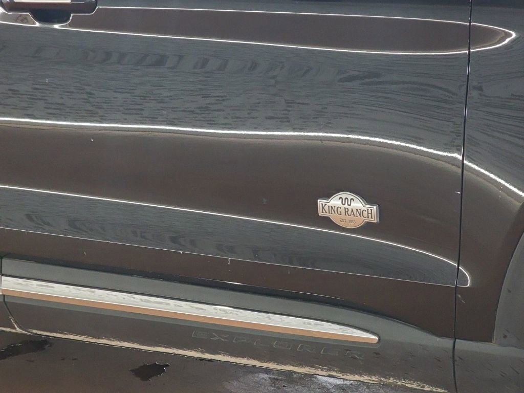 Used 2022 Ford Explorer King Ranch w/ Premium Technology Package image 10