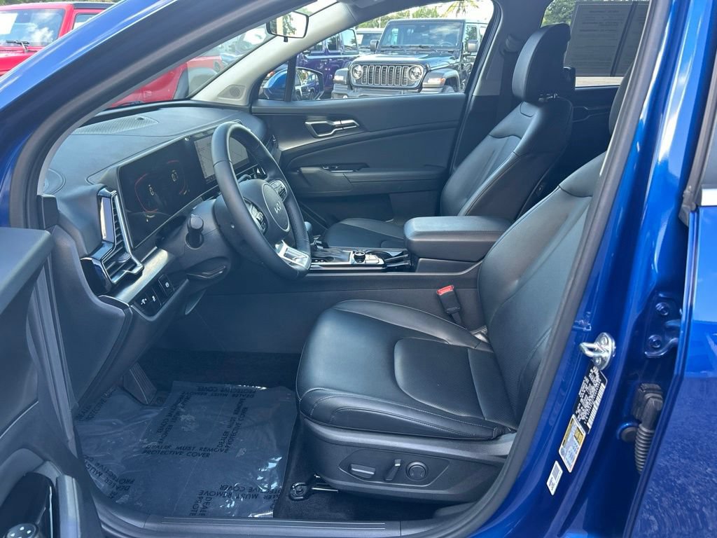 Used 2025 Kia Sportage EX FWD image 10