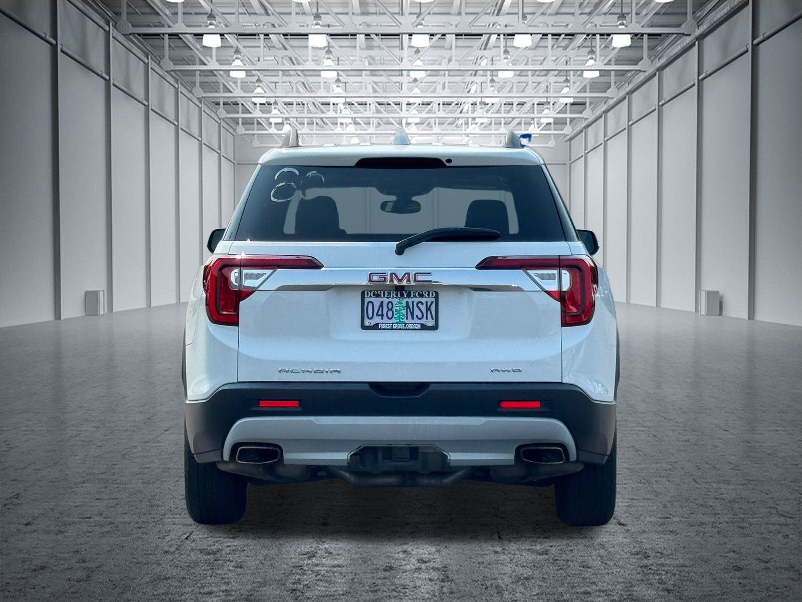 Used 2022 GMC Acadia SLT w/ Technology Package AWD/4WD image 11
