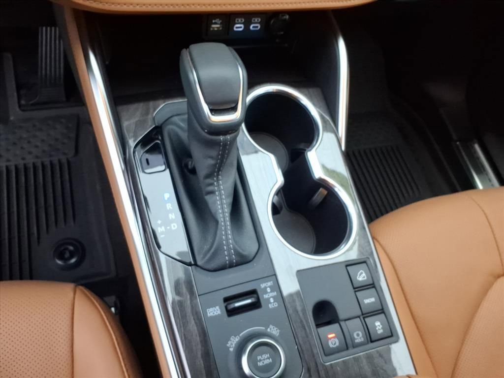 Used 2026 Toyota Highlander Platinum image 34