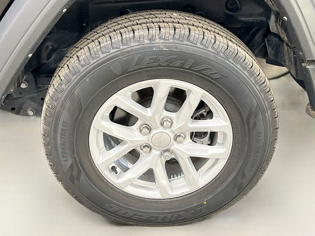 Used 2023 Jeep Wrangler Sport S image 39