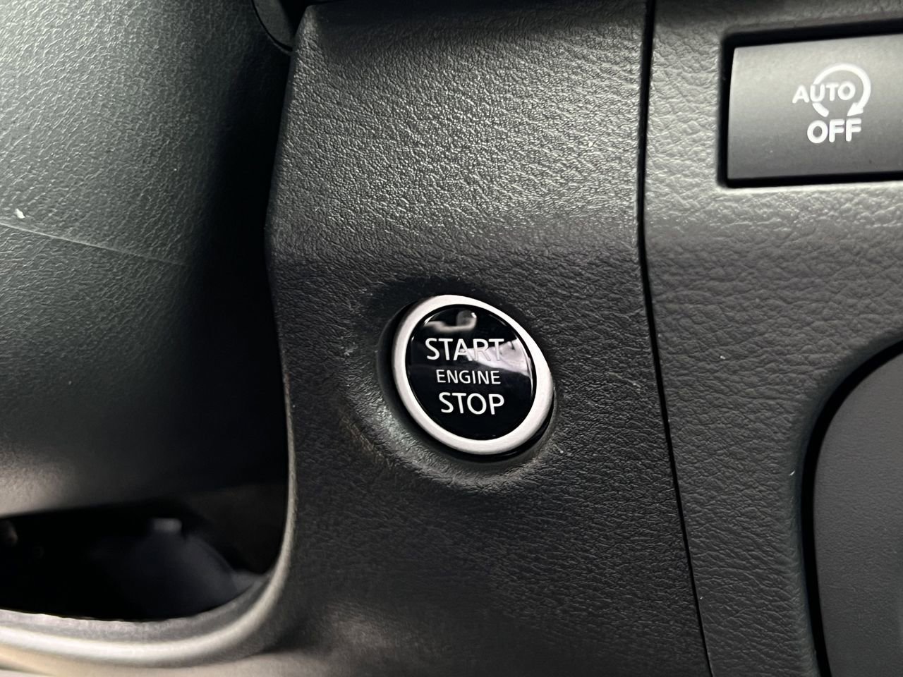 Certified 2025 Nissan Frontier SV RWD image 19