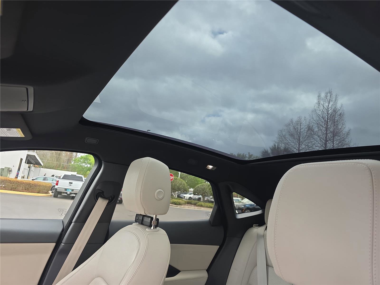 Used 2020 Jaguar E-PACE SE image 21