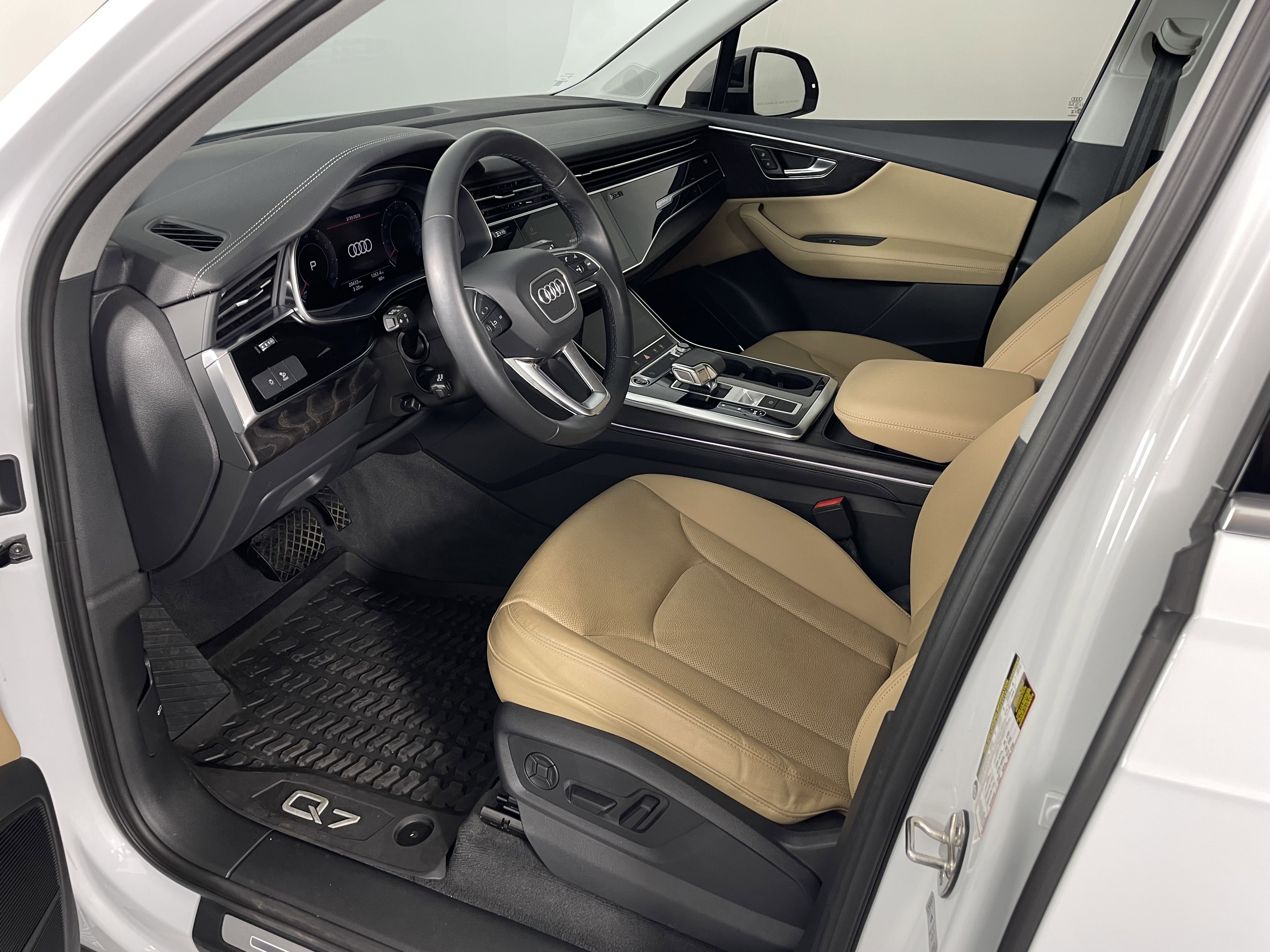 Used 2024 Audi Q7 Premium Plus image 11