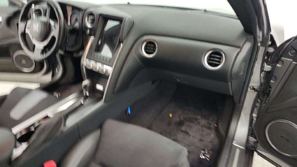 Used 2009 Nissan GT-R Premium AWD/4WD image 32