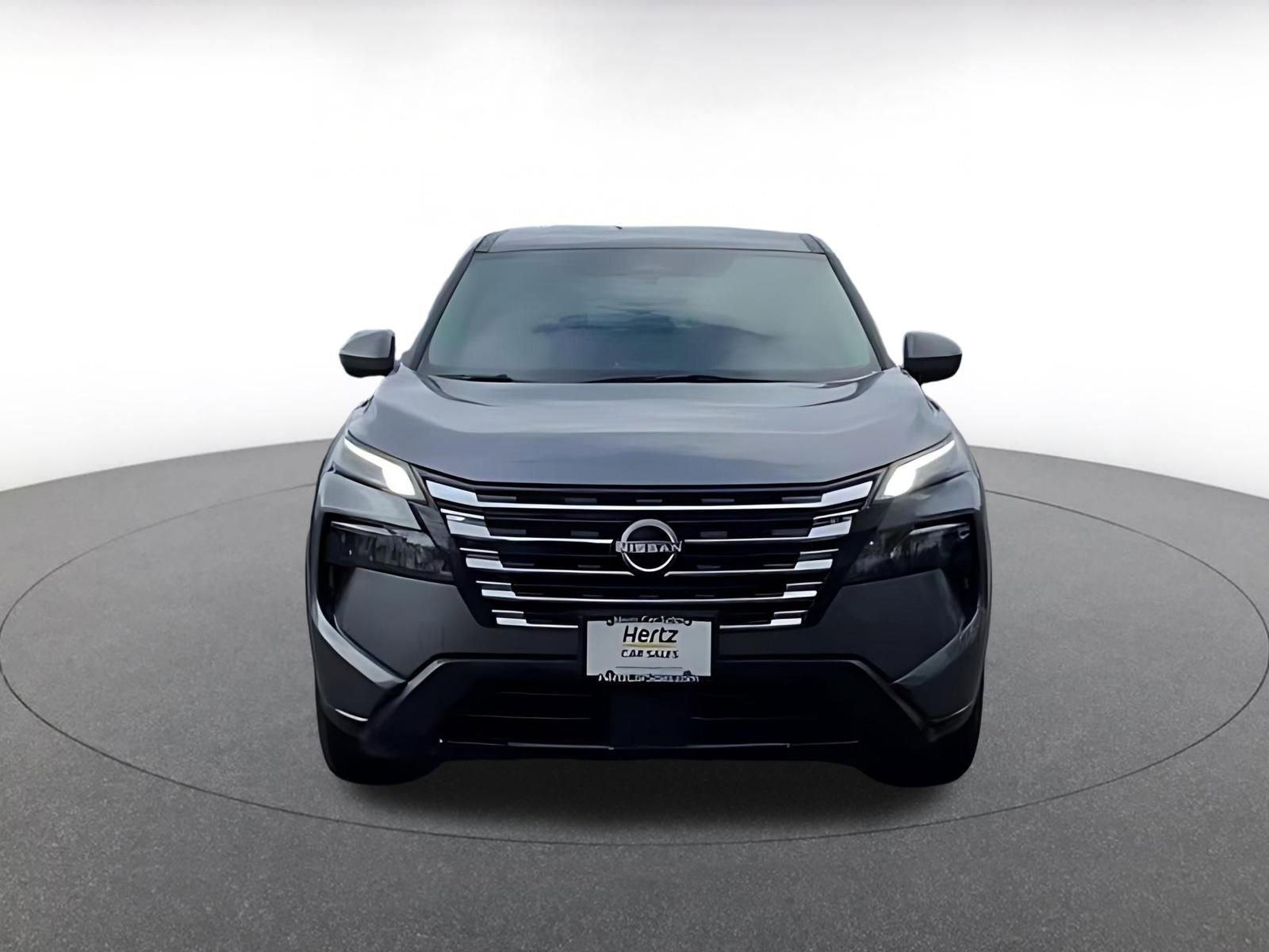 Used 2025 Nissan Rogue SV FWD image 4