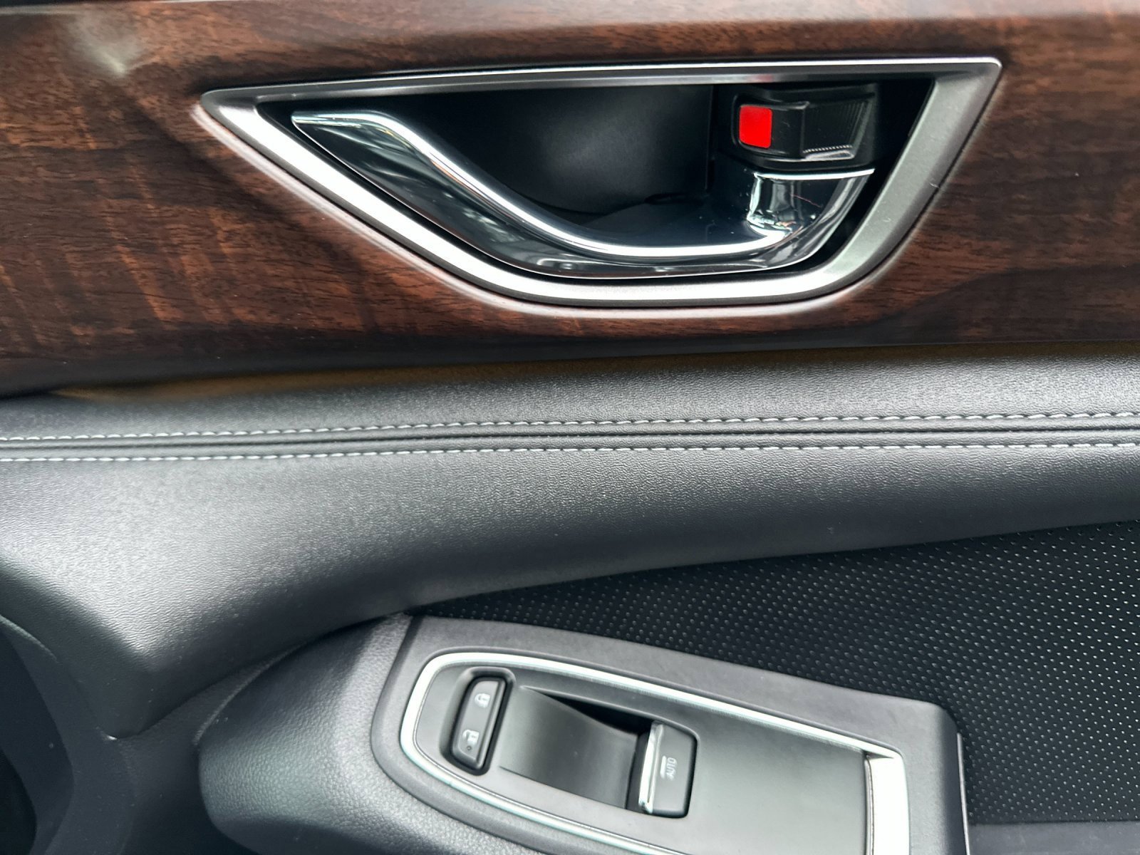 Used 2023 Subaru Ascent Touring image 15