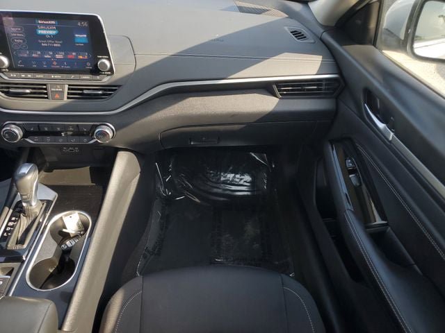 Used 2021 Nissan Altima 2.5 SV w/ SV Premium Package FWD image 17