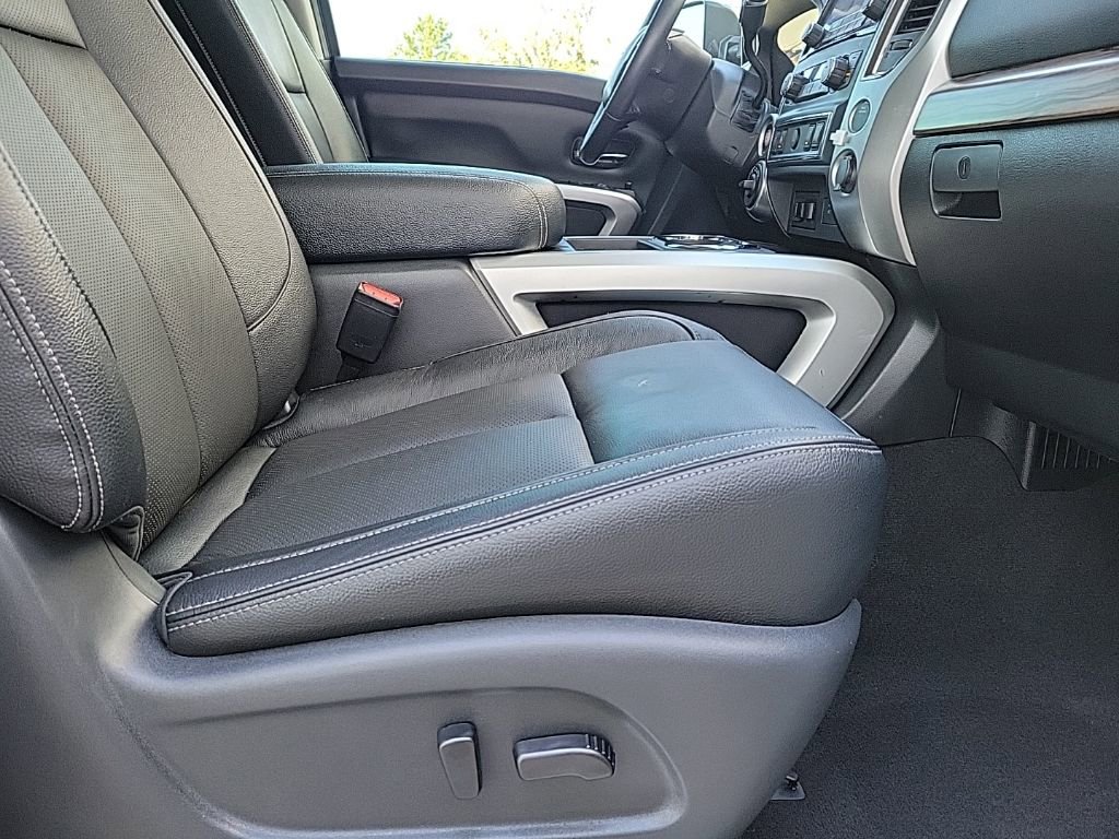 Certified 2021 Nissan Titan SL w/ Moonroof Package image 16