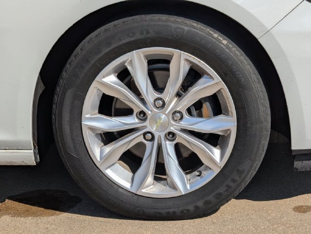 Used 2019 Chevrolet Malibu LT FWD image 10