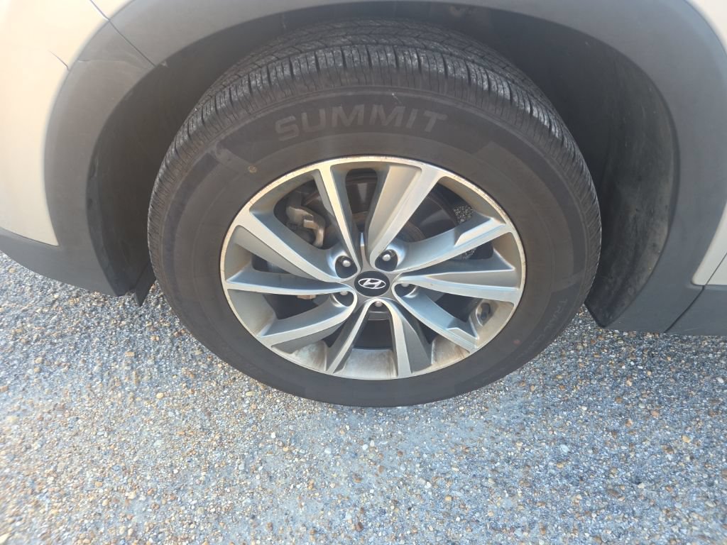 Used 2019 Hyundai Santa Fe SEL FWD image 26