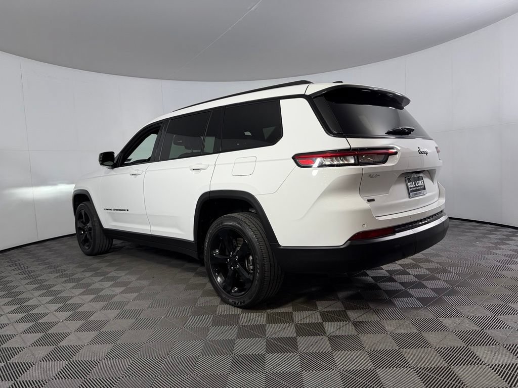 Certified 2022 Jeep Grand Cherokee L Laredo RWD image 9