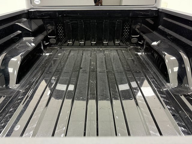 Used 2025 Jeep Gladiator Mojave w/ Convenience Group image 10