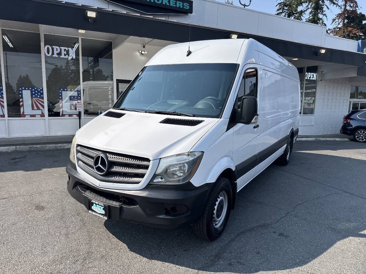 Used 2014 Mercedes-Benz Sprinter 2500 image 1