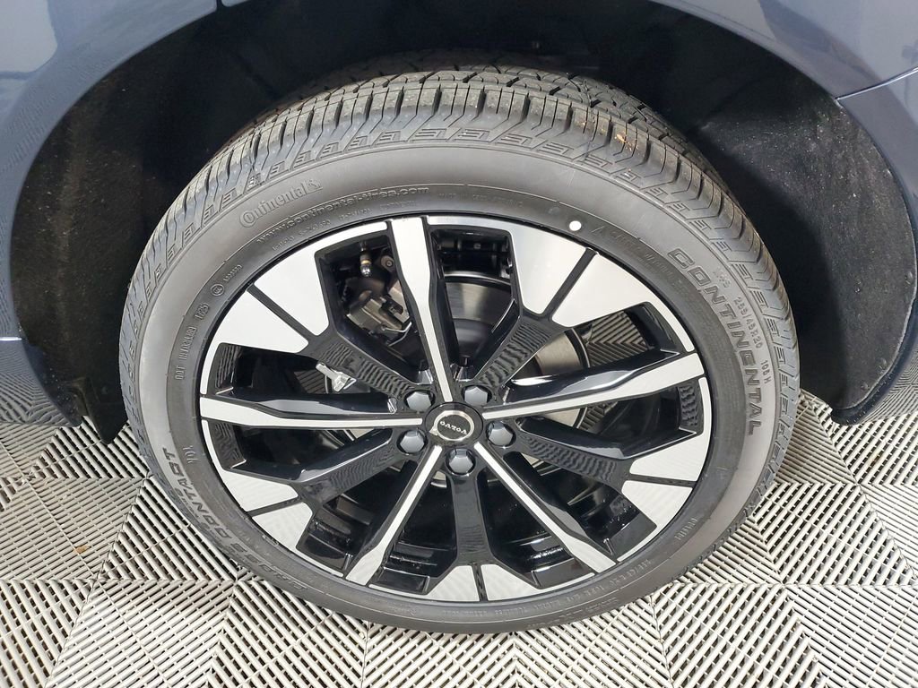 New 2026 Volvo XC60 B5 Plus w/ Climate Package image 12
