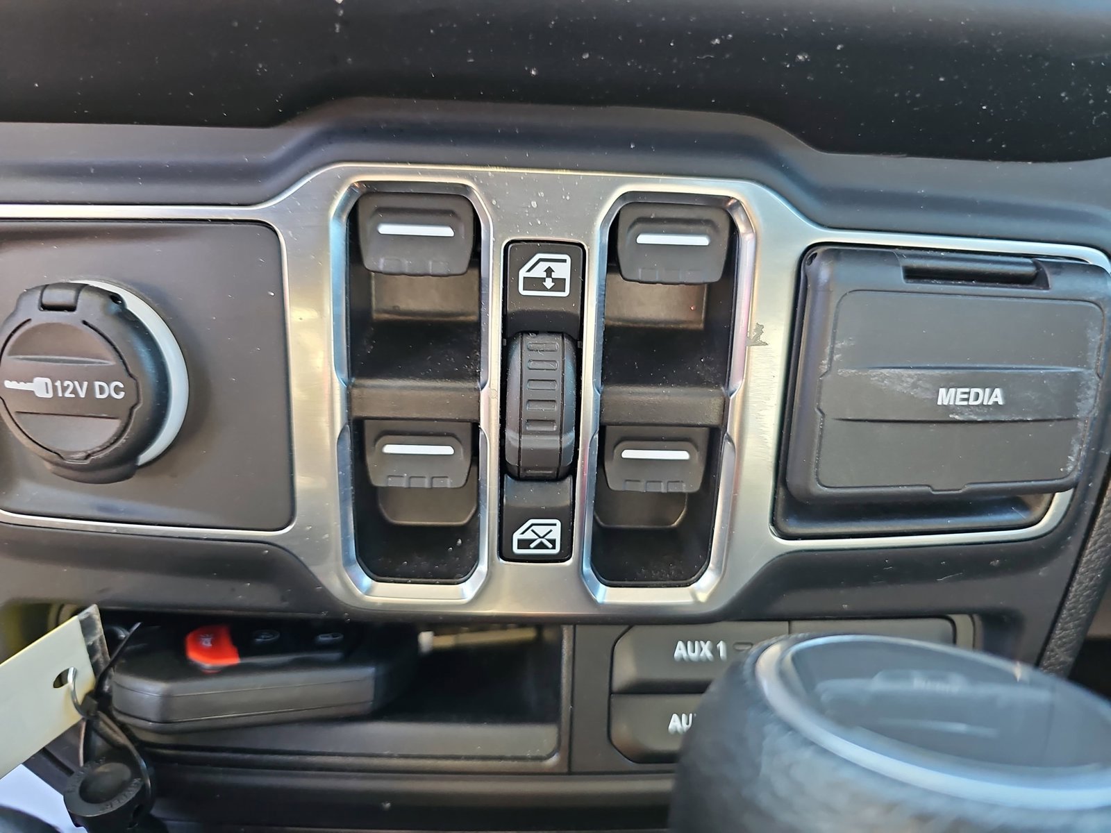 Used 2023 Jeep Gladiator Willys AWD/4WD image 28