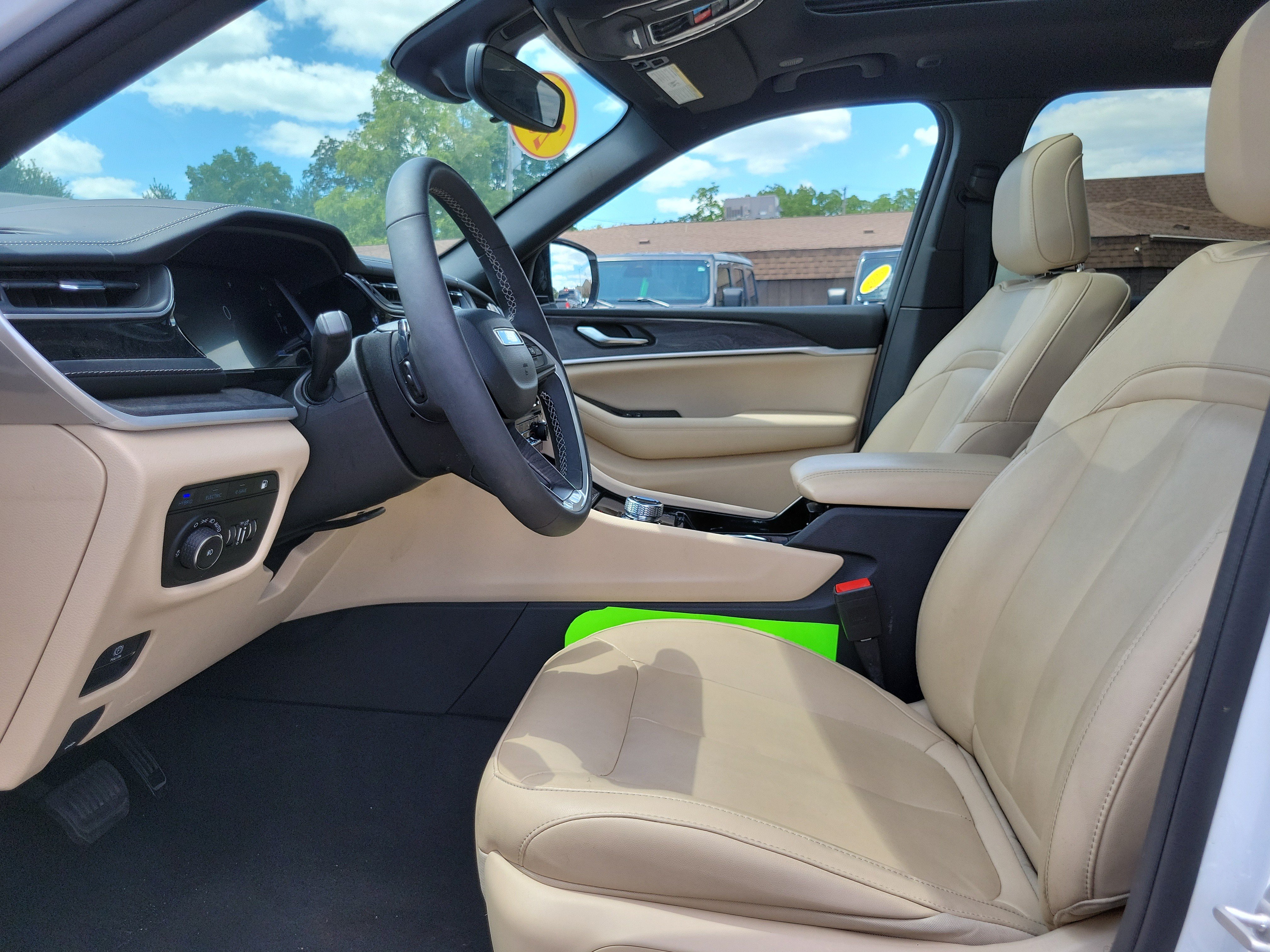 Used 2022 Jeep Grand Cherokee Limited 4xe AWD/4WD image 7