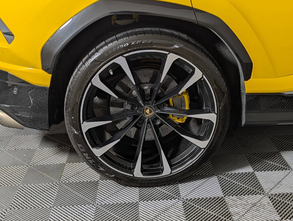 Used 2020 Lamborghini Urus AWD/4WD image 13