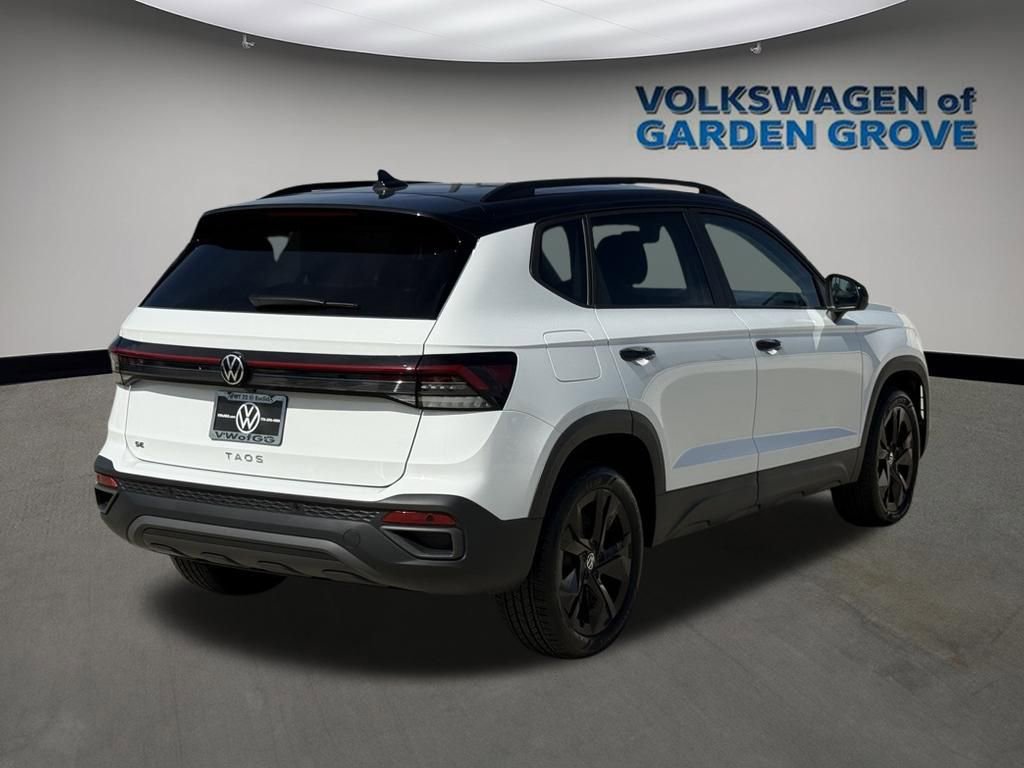 New 2026 Volkswagen Taos SE image 7