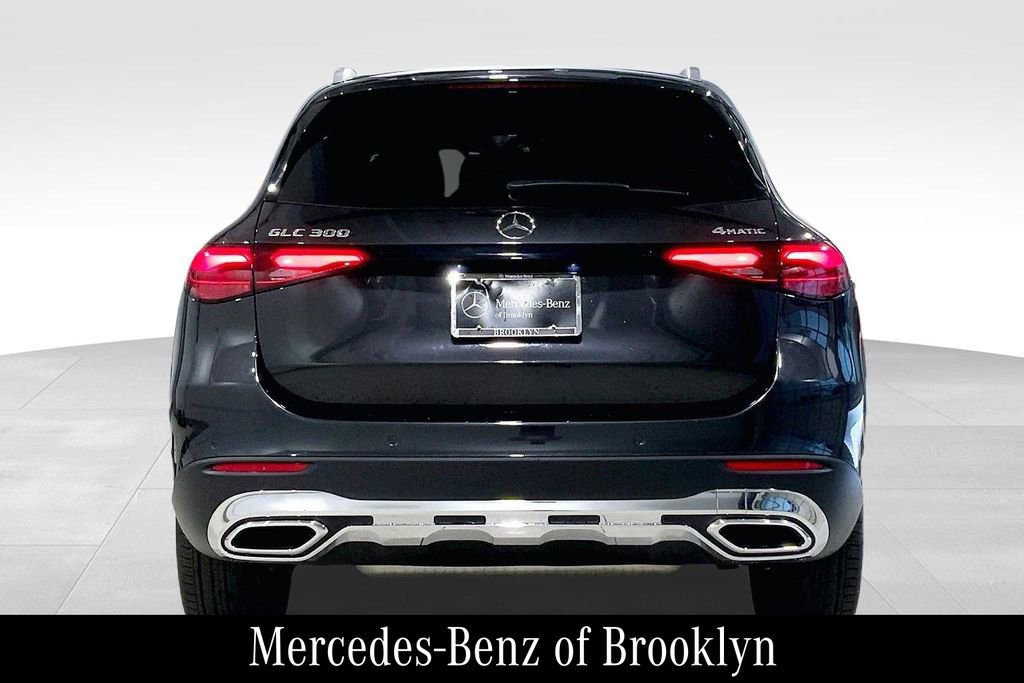 Used 2025 Mercedes-Benz GLC 300 4MATIC image 4