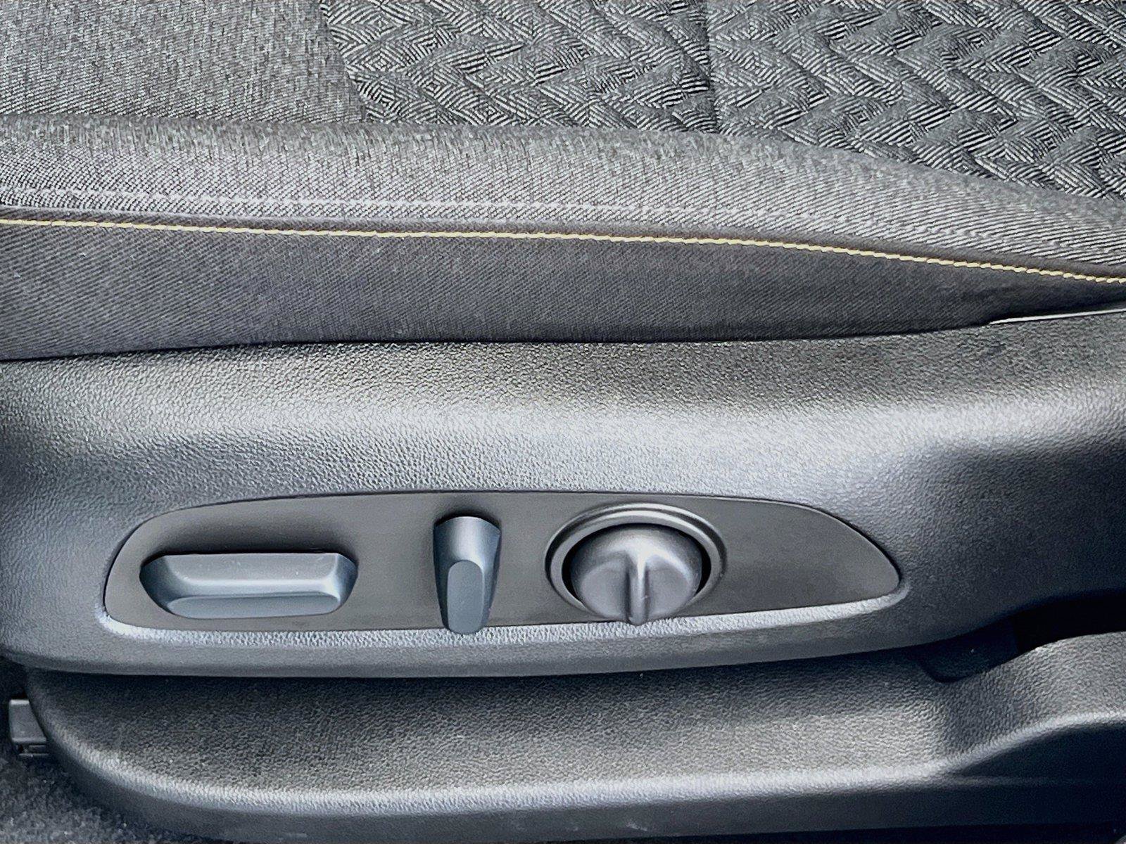 Used 2024 Chevrolet Equinox LT w/ LPO, Floor Liner Package FWD image 20