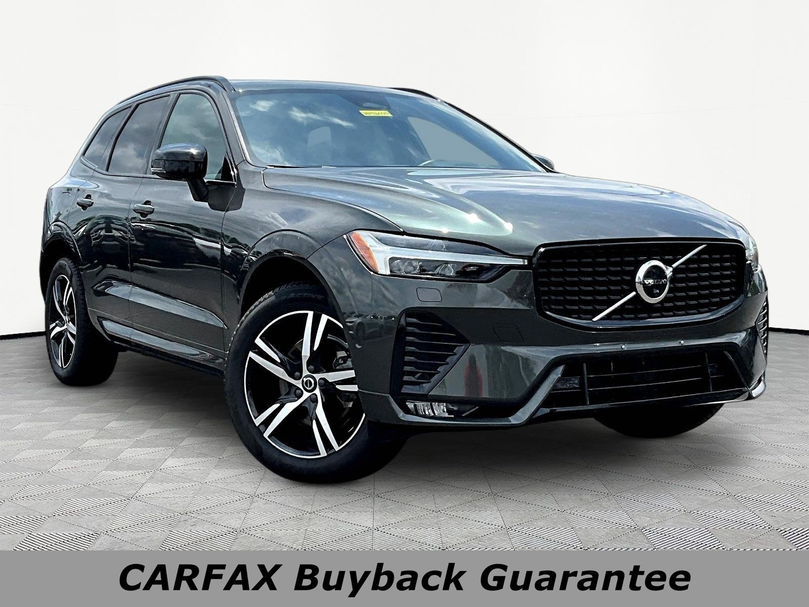 Used 2022 Volvo XC60 B5 R-Design AWD/4WD image 3