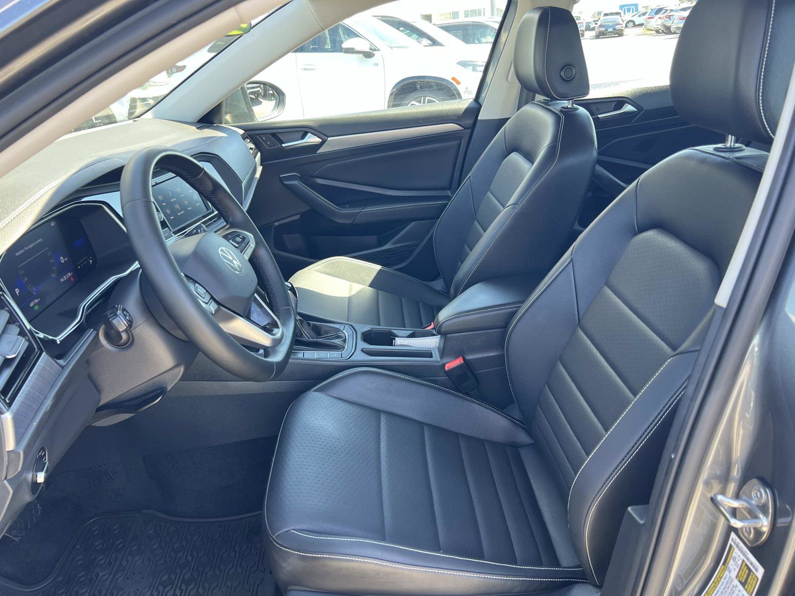 Certified 2022 Volkswagen Jetta SE image 18