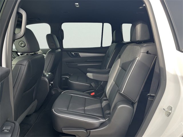 Used 2025 Buick Enclave Preferred image 32