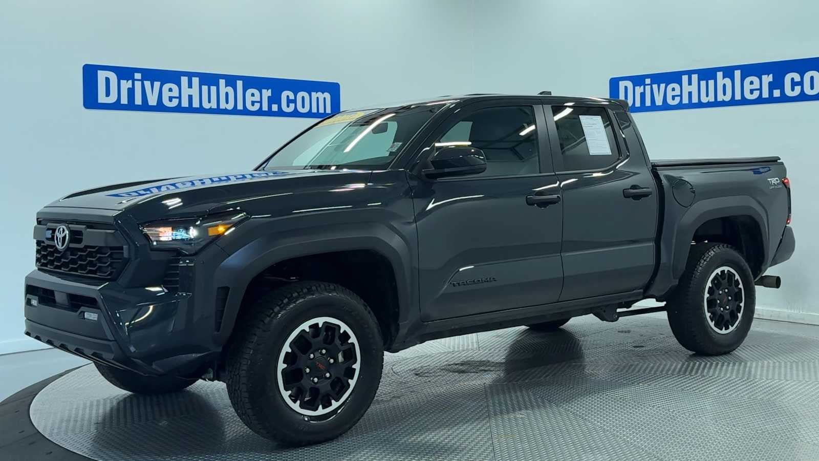 Used 2025 Toyota Tacoma TRD Off-Road AWD/4WD image 2
