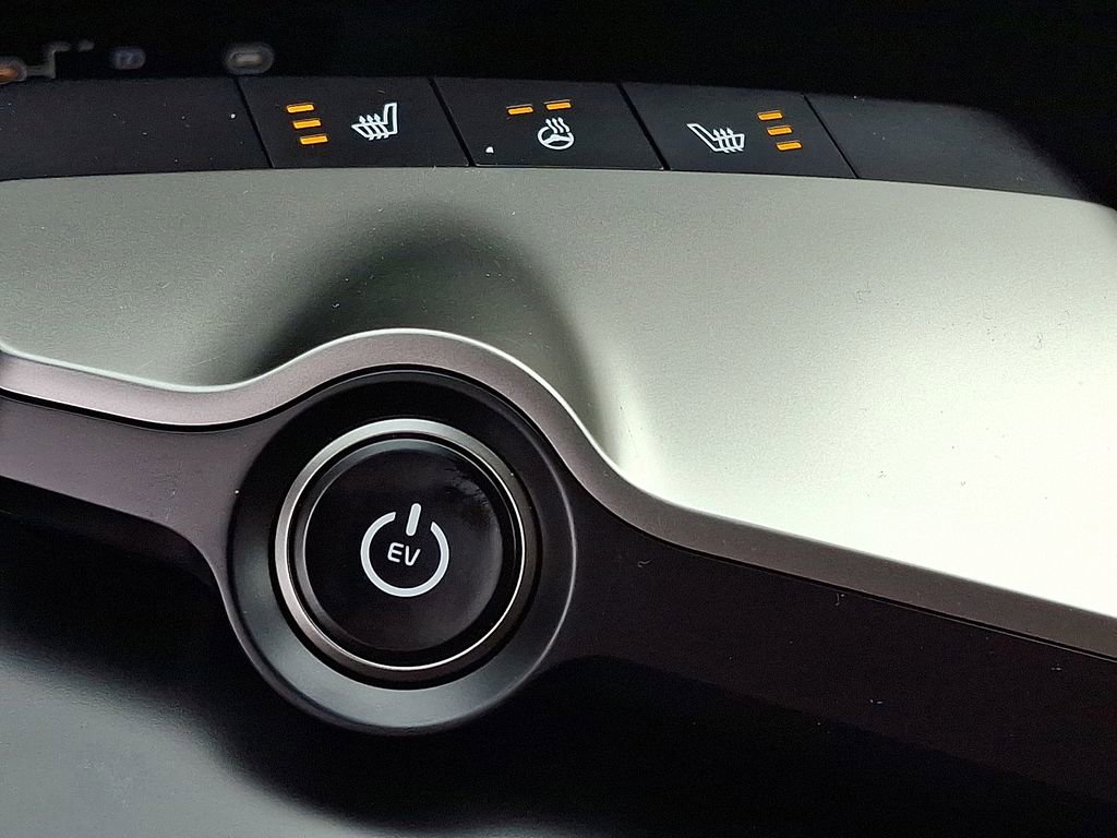 New 2025 Kia EV6 Light w/ Light LR Technology Package AWD/4WD image 9
