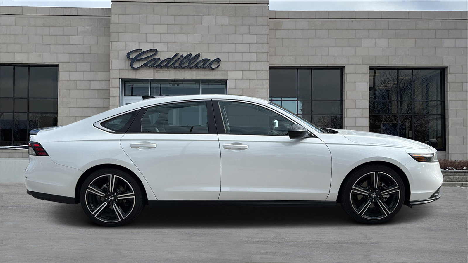 Used 2024 Honda Accord Sport image 2