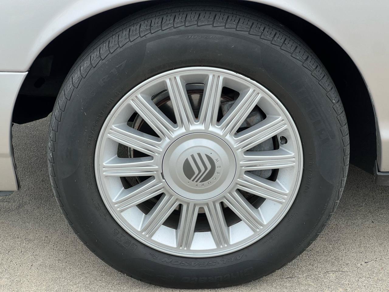 Used 2009 Mercury Grand Marquis LS RWD image 17