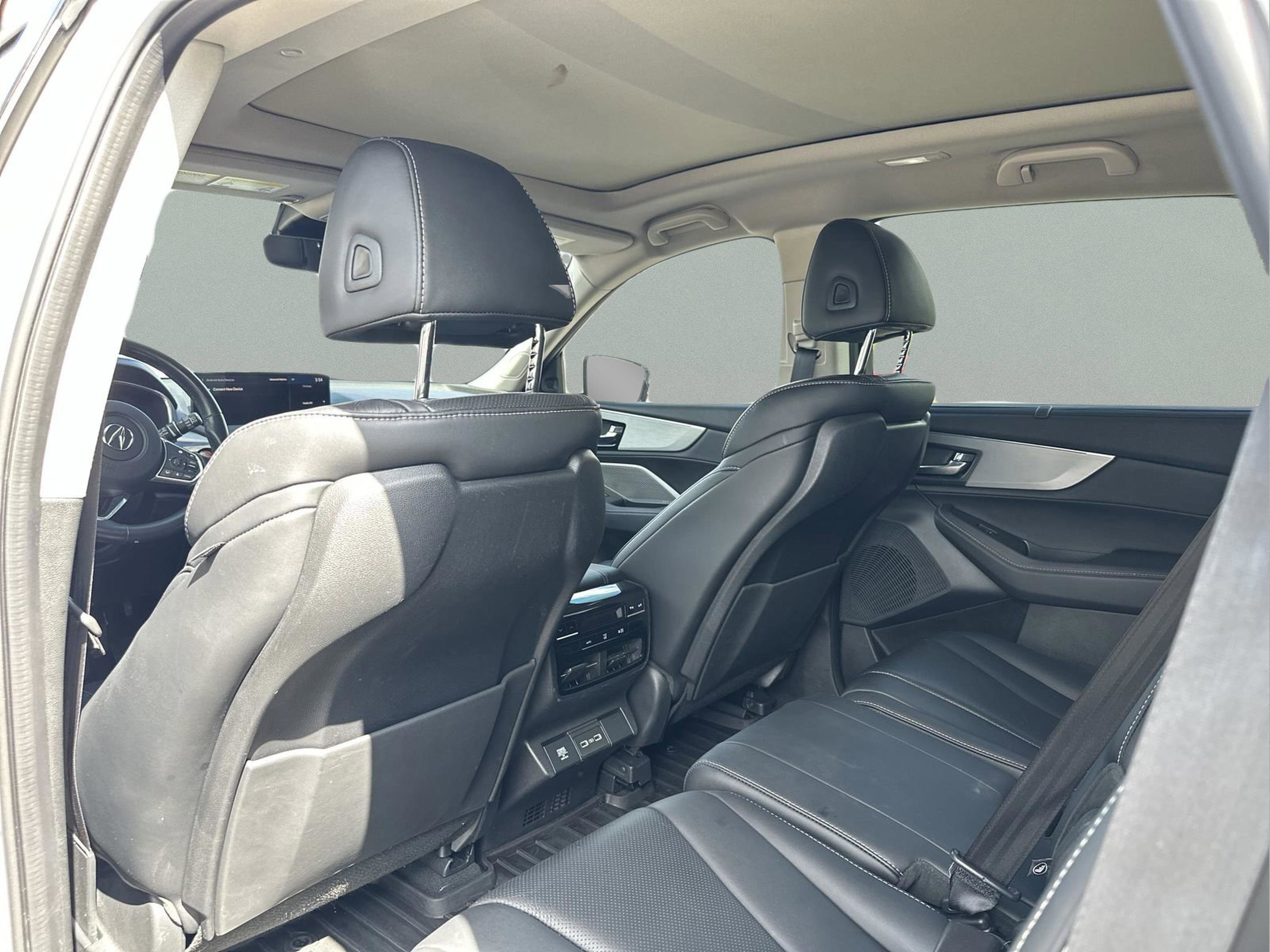 Used 2023 Acura MDX FWD w/ Technology Package image 18