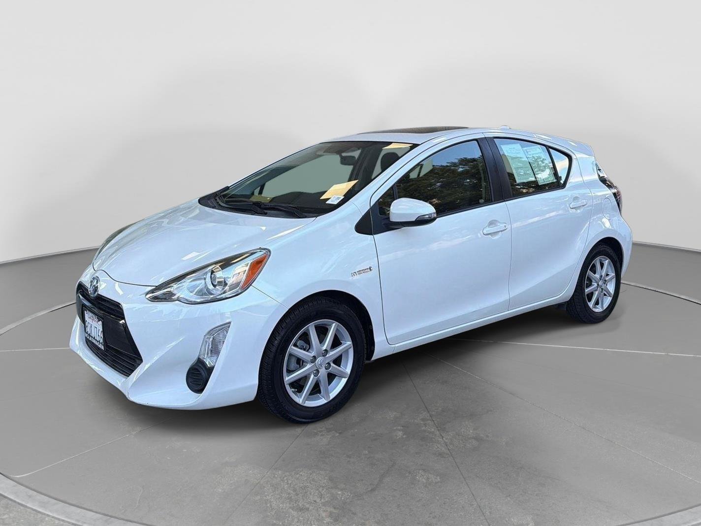 Used 2015 Toyota Prius C Three FWD image 1