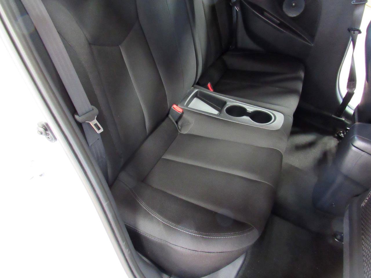 Used 2013 Hyundai Veloster image 50