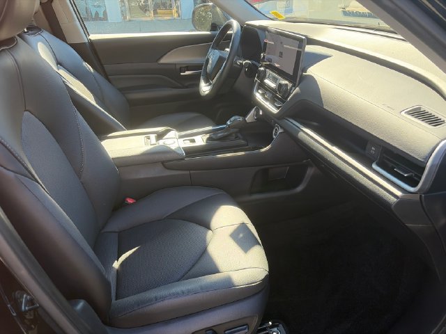 Used 2024 Toyota Grand Highlander AWD Hybrid image 27