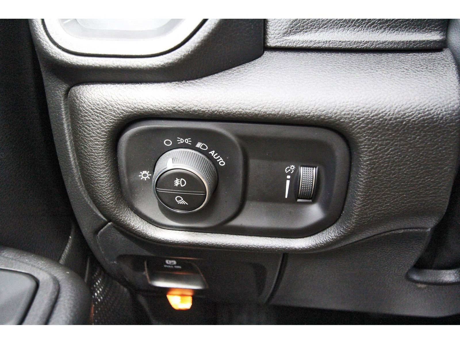 Used 2026 RAM 1500 Express RWD image 19