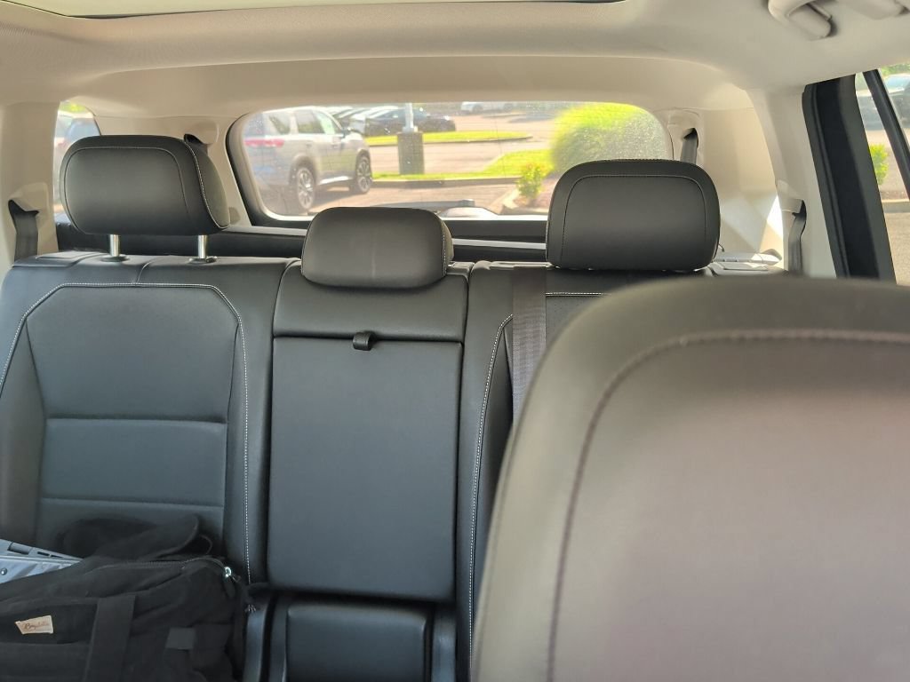 Used 2021 Volkswagen Tiguan SE w/ Panoramic Sunroof Package FWD image 7