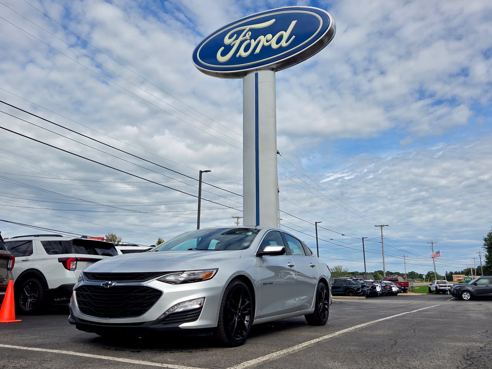 Used 2021 Chevrolet Malibu LT w/ Leather Package FWD image 9