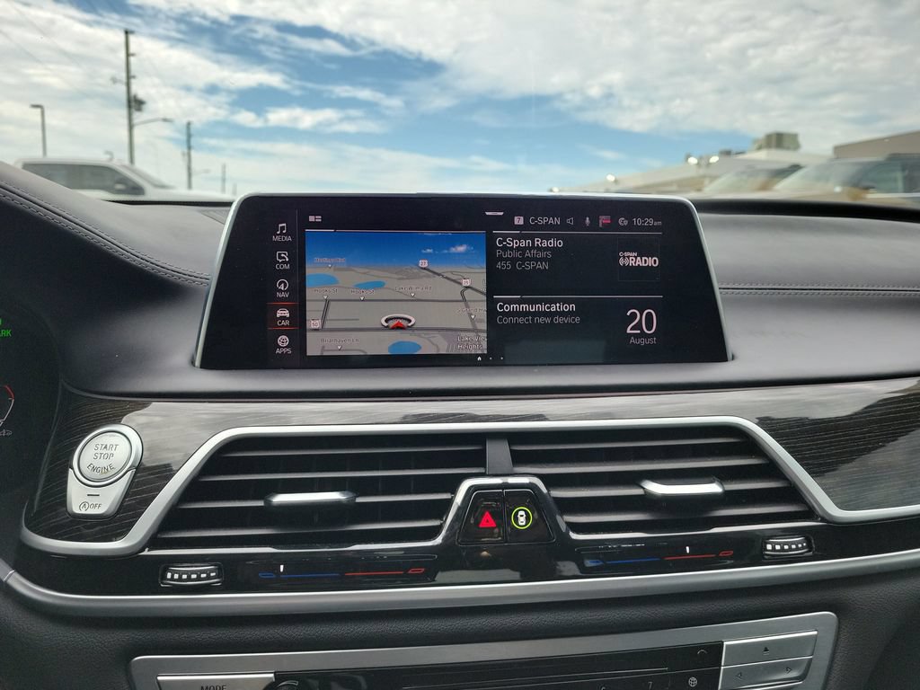 Used 2020 BMW 750i xDrive w/ Executive Package AWD/4WD image 19