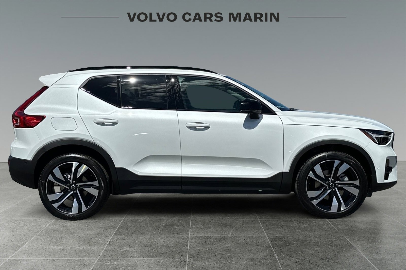 New 2026 Volvo XC40 B5 Ultra w/ Protection Package Premier image 8