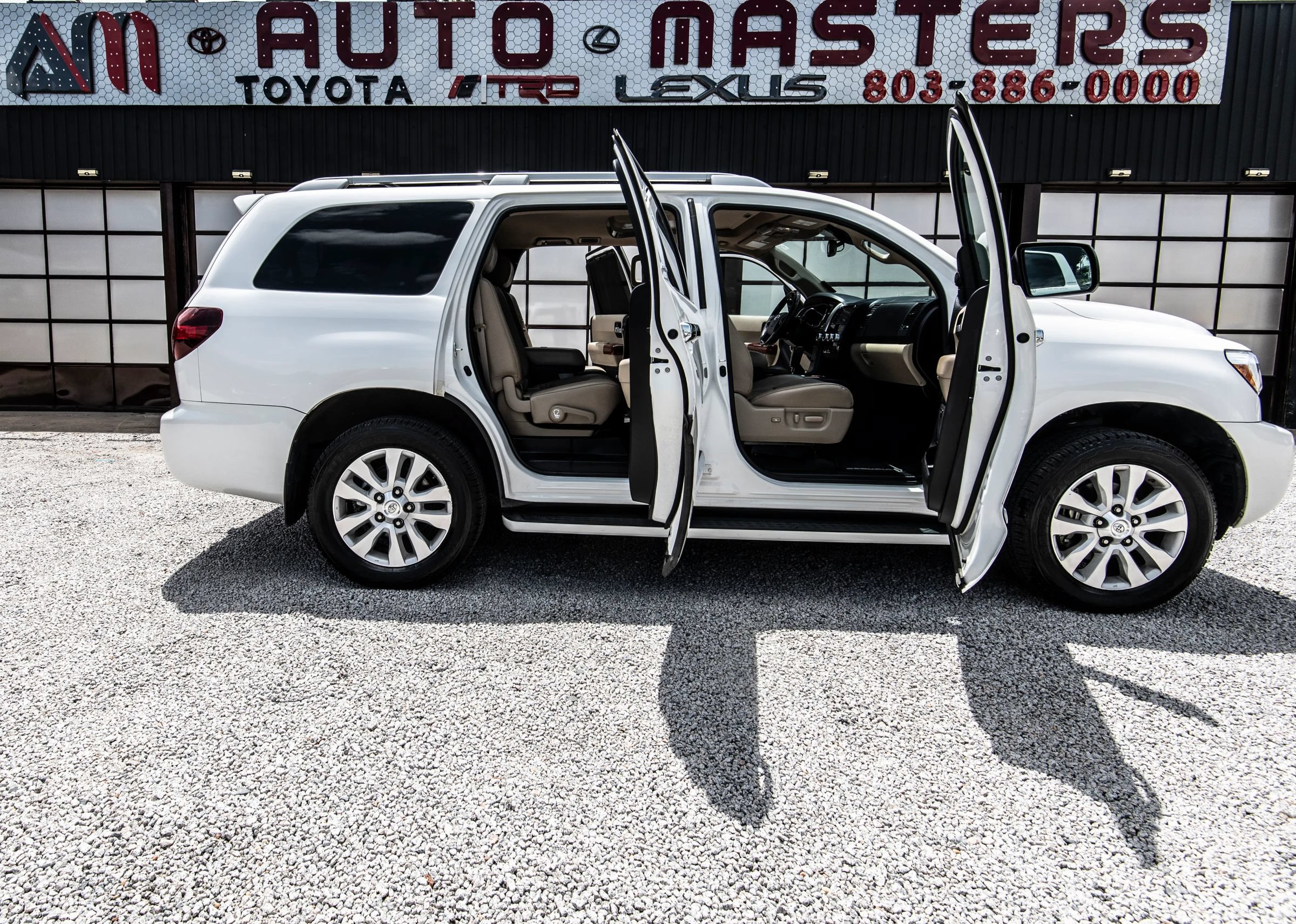 Used 2020 Toyota Sequoia Platinum RWD image 19
