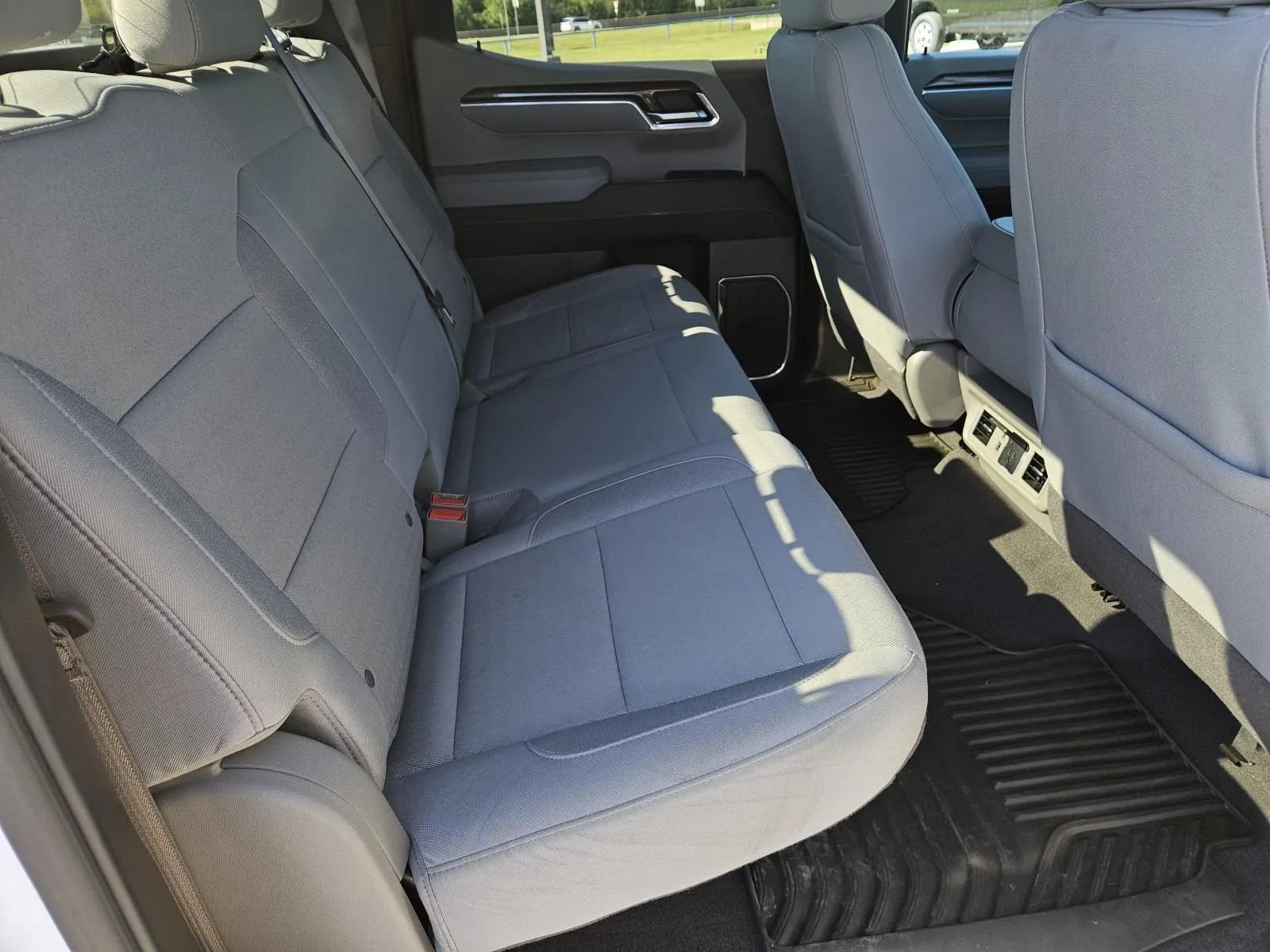 Used 2025 Chevrolet Silverado 1500 LT image 32