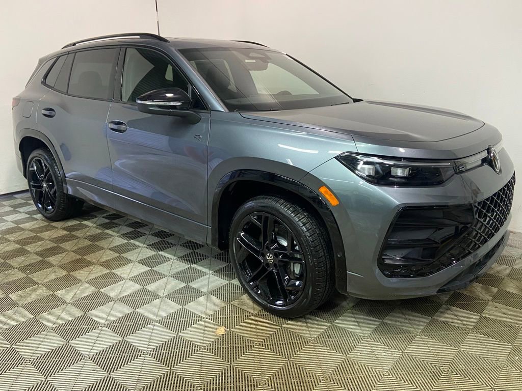 New 2026 Volkswagen Tiguan SE R-Line